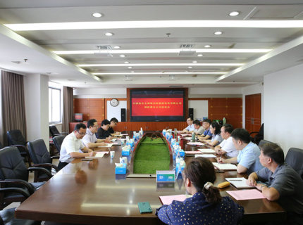 陳印輝與南水北調(diào)集團(tuán)新能源投資有限公司盧健一行交流座談